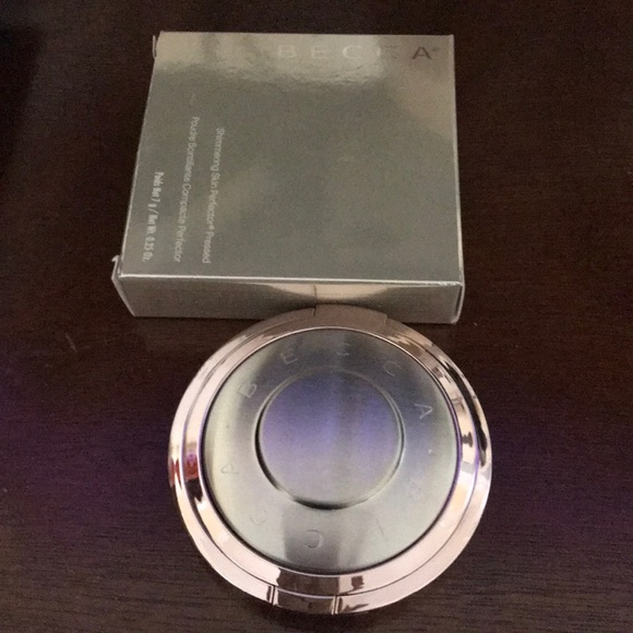 Shimmering skin perfector - Picture 1 of 3